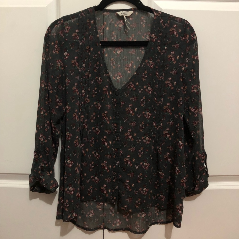 Light and Breezy Gray Floral Top